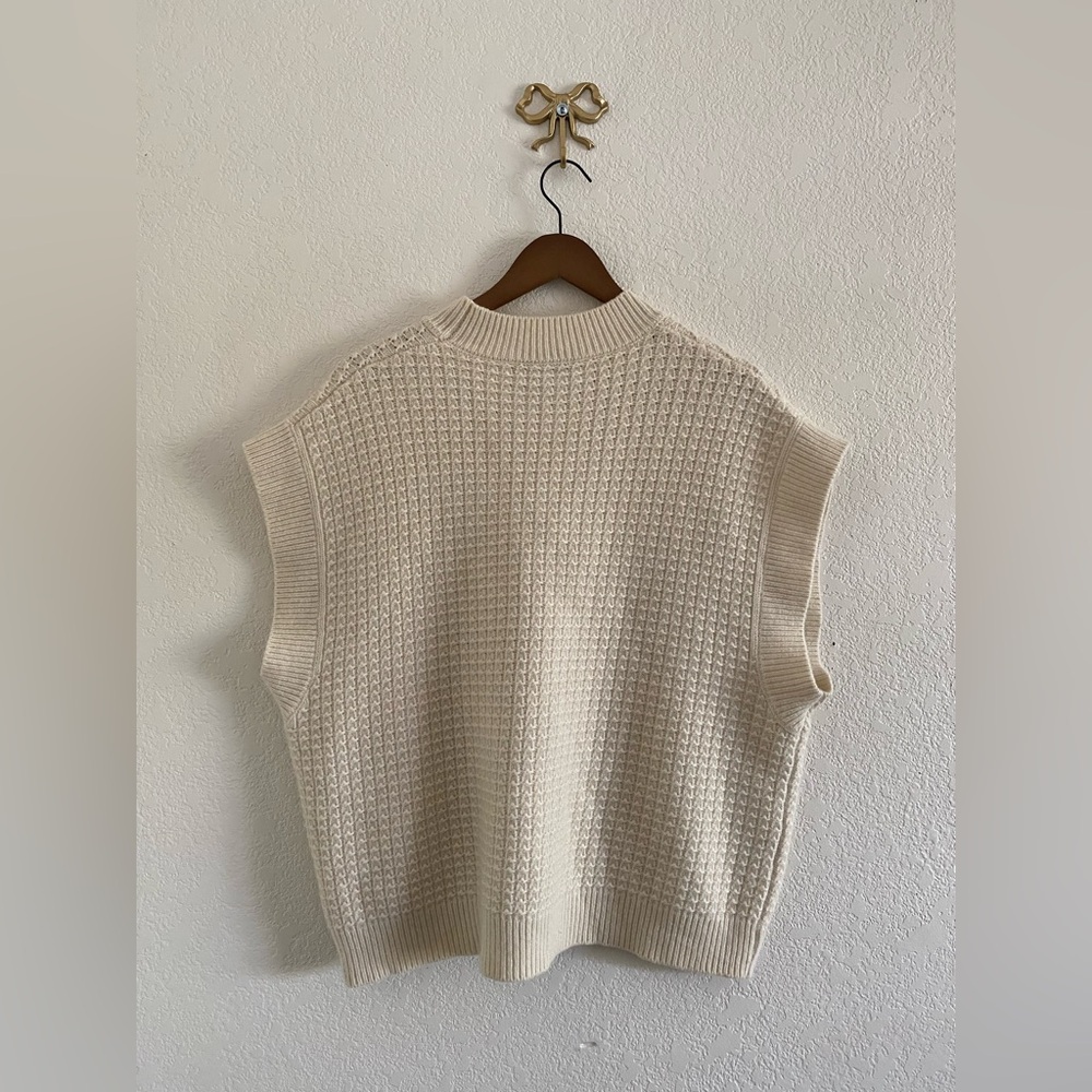 Wanger Women’s Knit Wool Sleeveless Pullover Sweater Vest Size M Oversized Fit - Picture 2 of 8